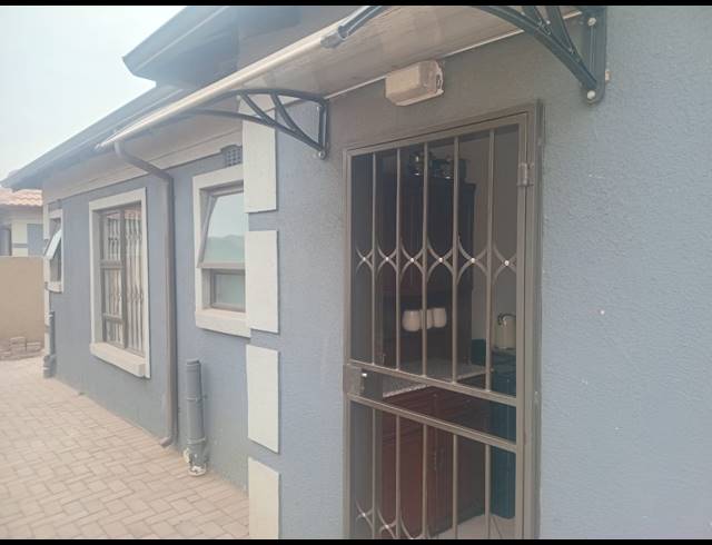 3 BEDROOM HOUSE FOR SALE IN VANDERBIJLPARK CE 3